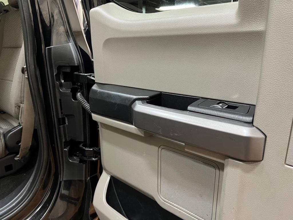 Ford F-150 Lariat 4WD SuperCab 8' Box 2018