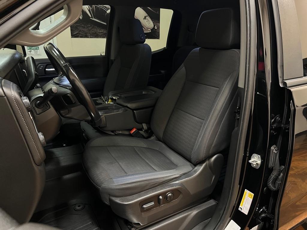 Chevrolet Silverado 1500 4WD Double Cab 147" RST 2021