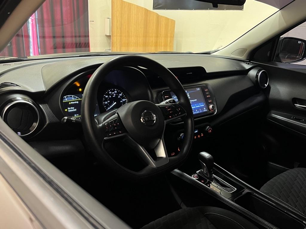 Nissan Kicks SV FWD 2021