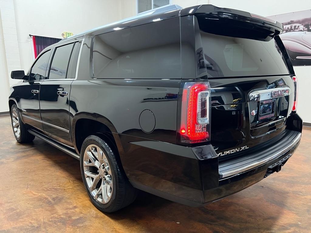GMC Yukon XL 2WD 4dr Denali 2020