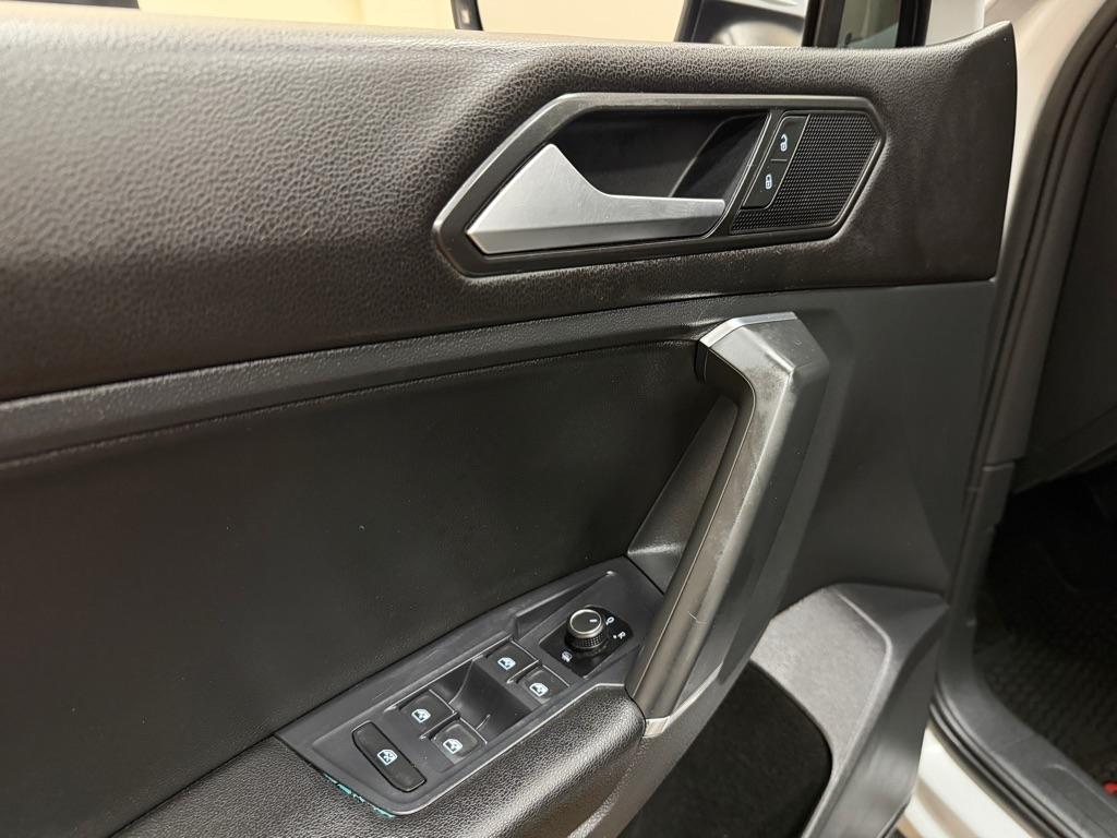 Volkswagen Tiguan 2.0T SEL FWD 2018