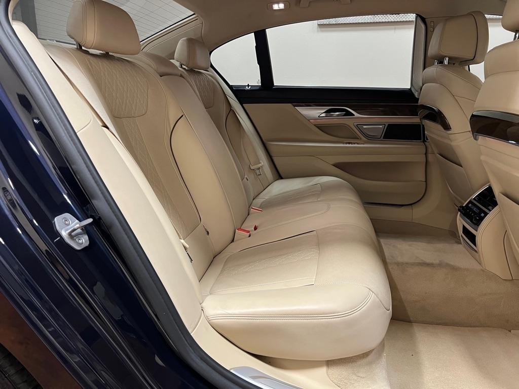 BMW 7 Series 740i Sedan 2018