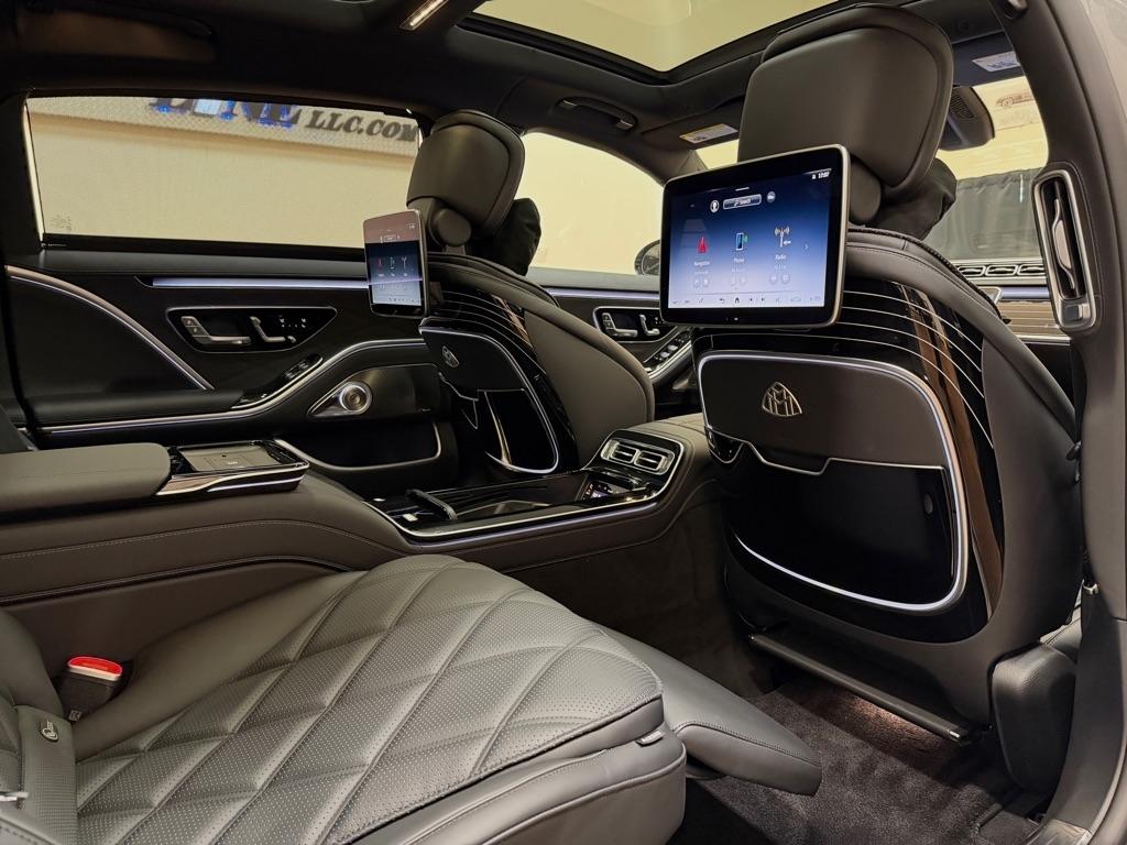 Mercedes-Benz S-Class Maybach S 580 4MATIC Sedan 2024