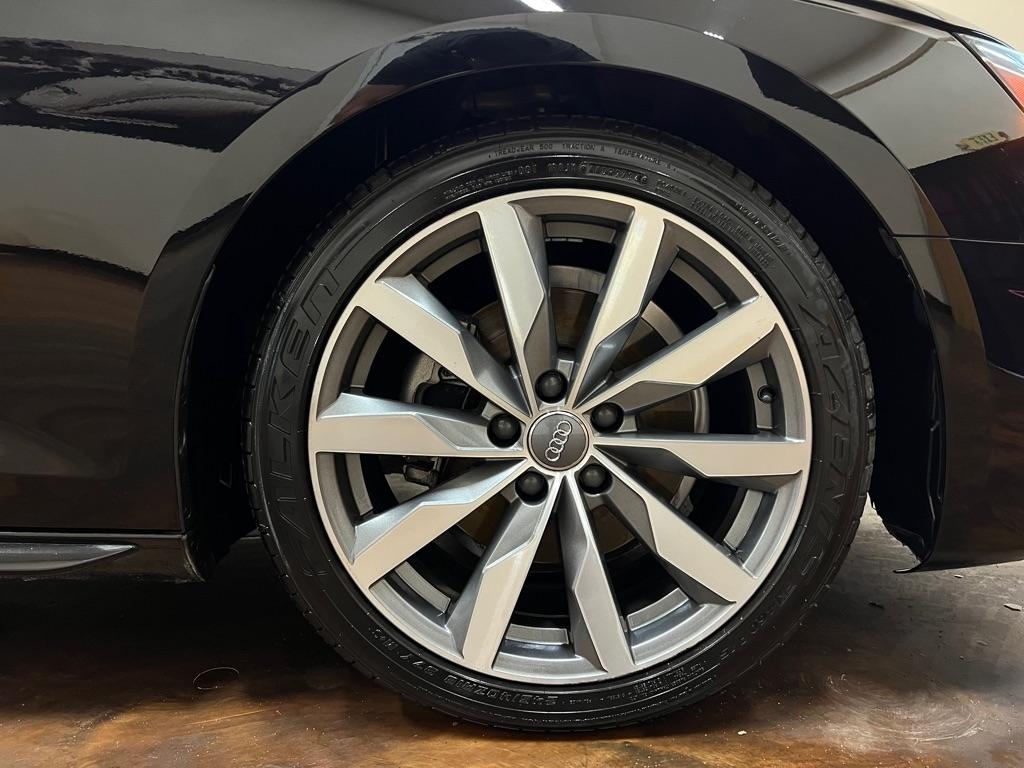 Audi A4 Sedan Premium Plus 40 TFSI quattro 2021