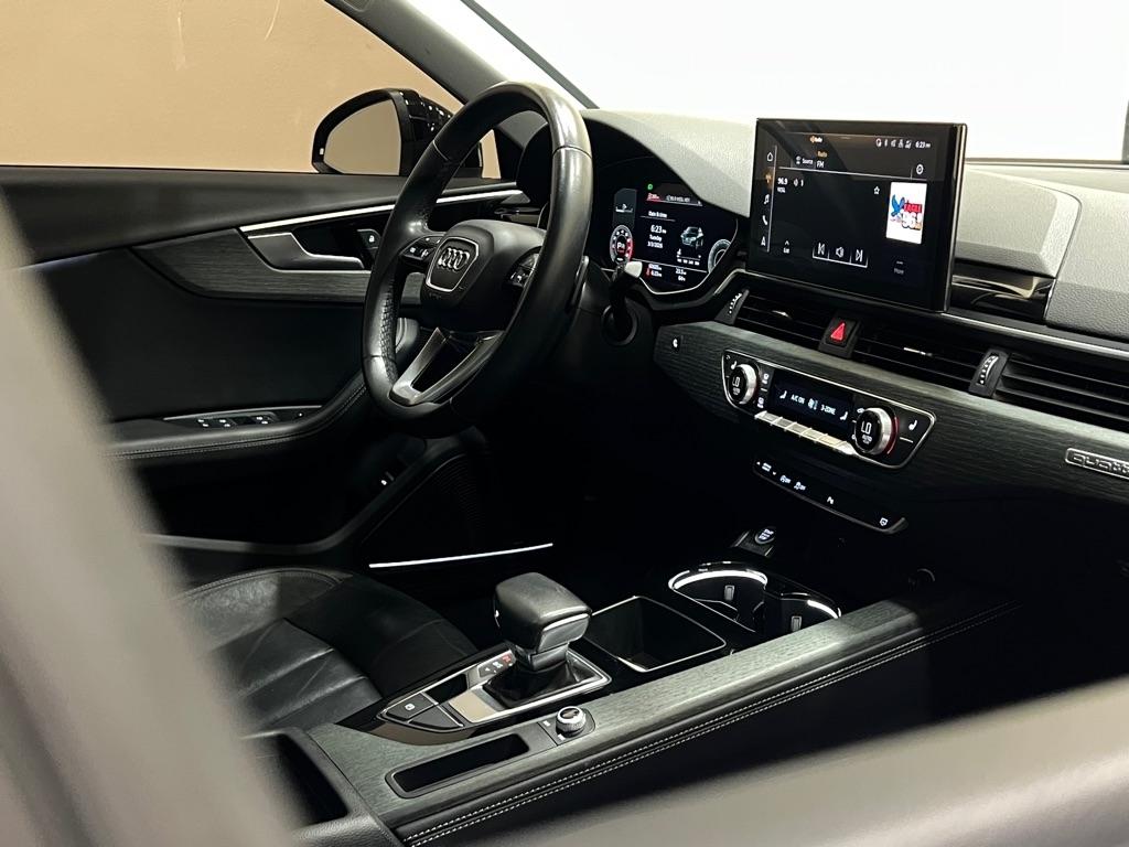 Audi A4 Sedan Premium Plus 40 TFSI quattro 2021
