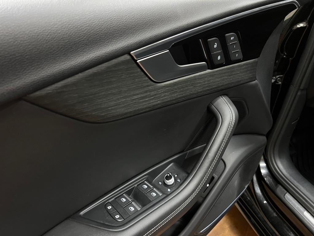 Audi A4 Sedan Premium Plus 40 TFSI quattro 2021