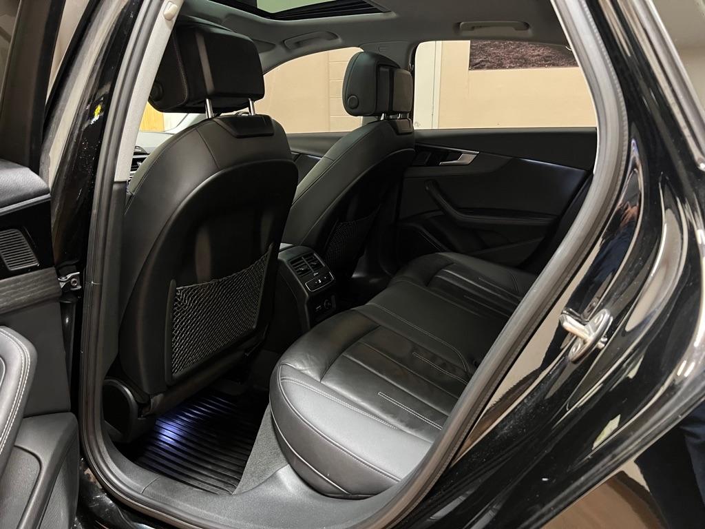 Audi A4 Sedan Premium Plus 40 TFSI quattro 2021