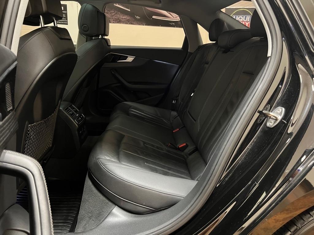 Audi A4 Sedan Premium Plus 40 TFSI quattro 2021