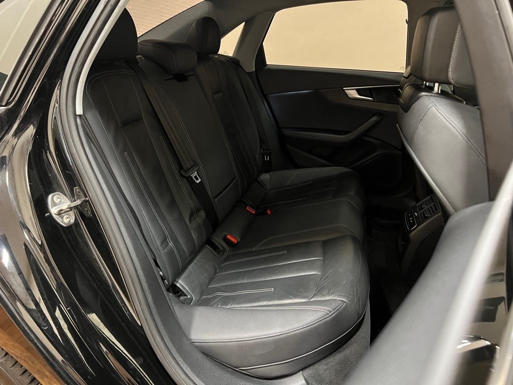 Audi A4 Sedan Premium Plus 40 TFSI quattro 2021