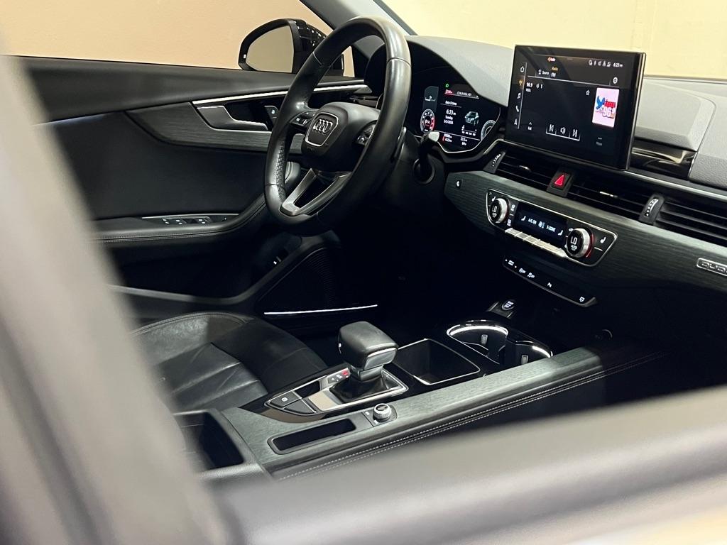 Audi A4 Sedan Premium Plus 40 TFSI quattro 2021