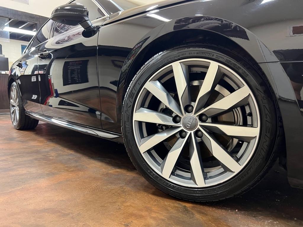 Audi A4 Sedan Premium Plus 40 TFSI quattro 2021