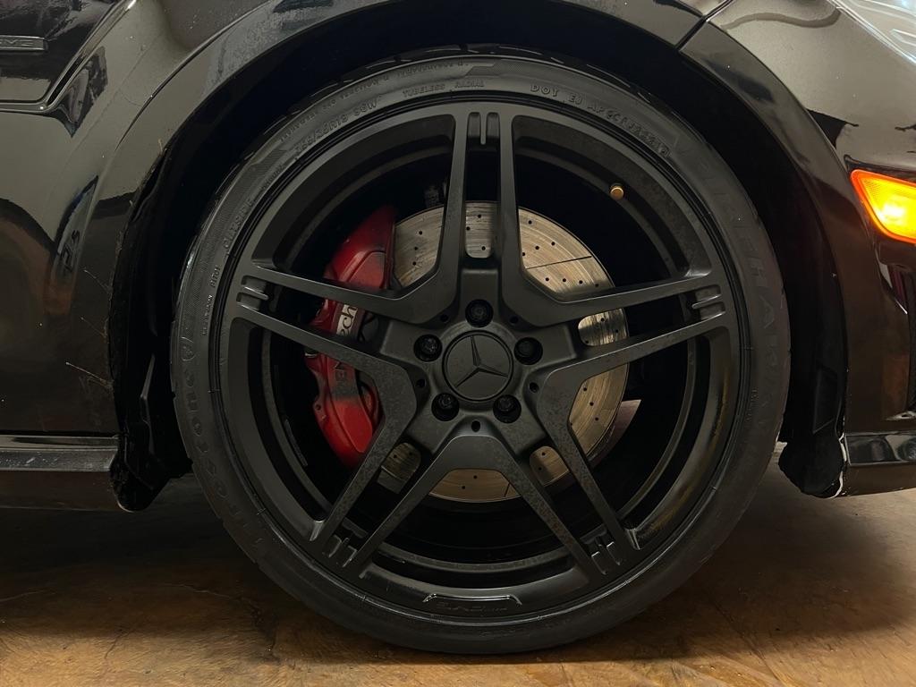 Mercedes-Benz E-Class 4dr Sdn E 63 AMG RWD 2011