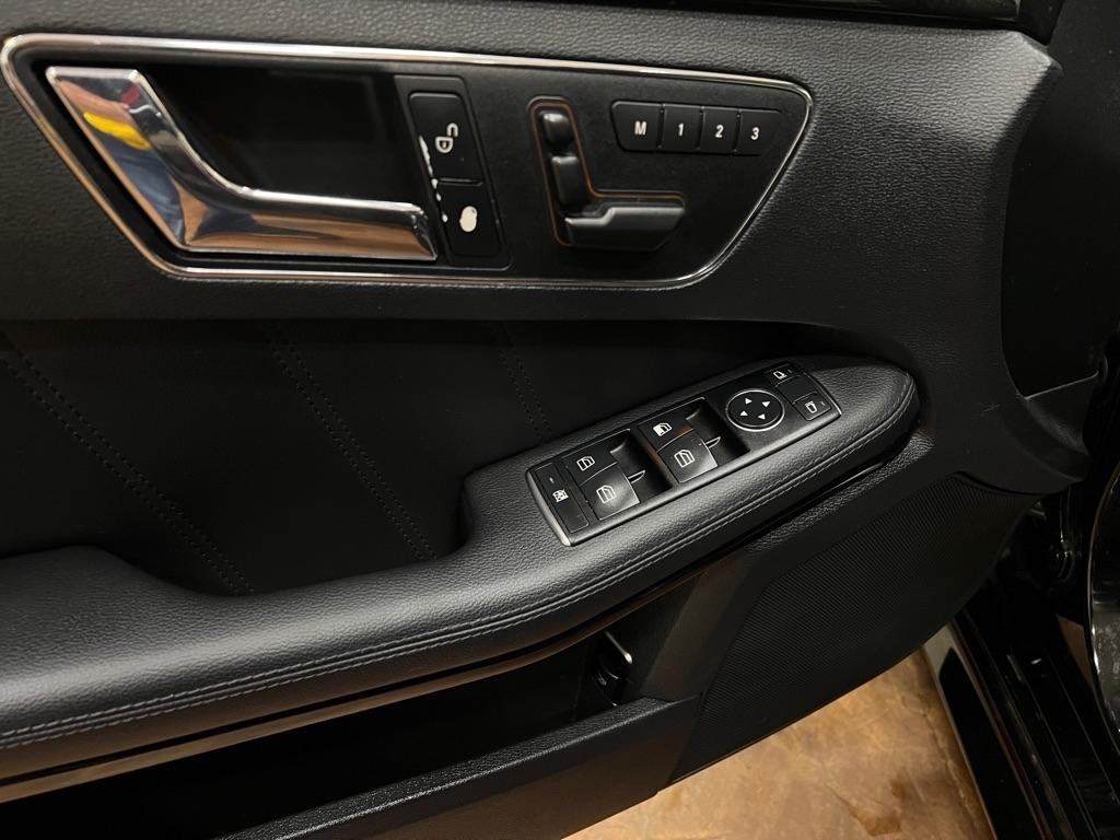 Mercedes-Benz E-Class 4dr Sdn E 63 AMG RWD 2011