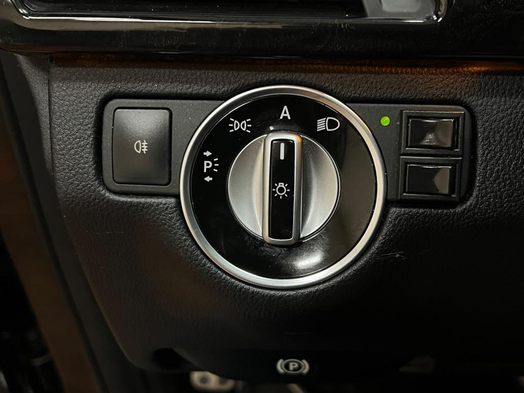 Mercedes-Benz E-Class 4dr Sdn E 63 AMG RWD 2011