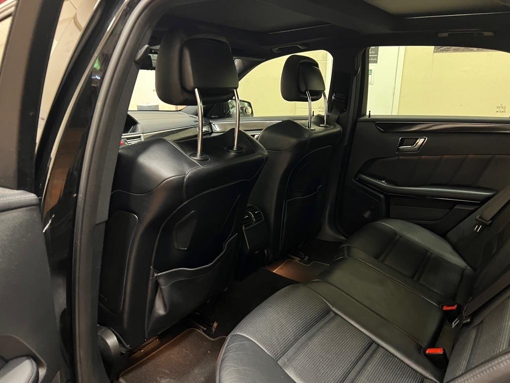 Mercedes-Benz E-Class 4dr Sdn E 63 AMG RWD 2011