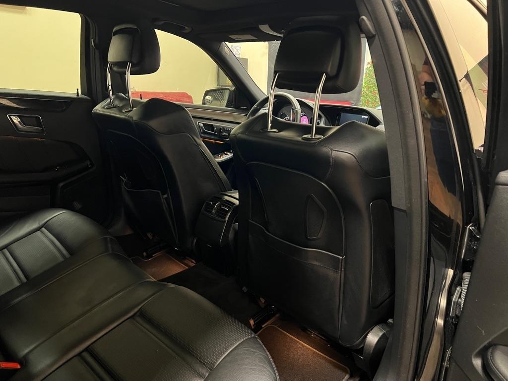 Mercedes-Benz E-Class 4dr Sdn E 63 AMG RWD 2011