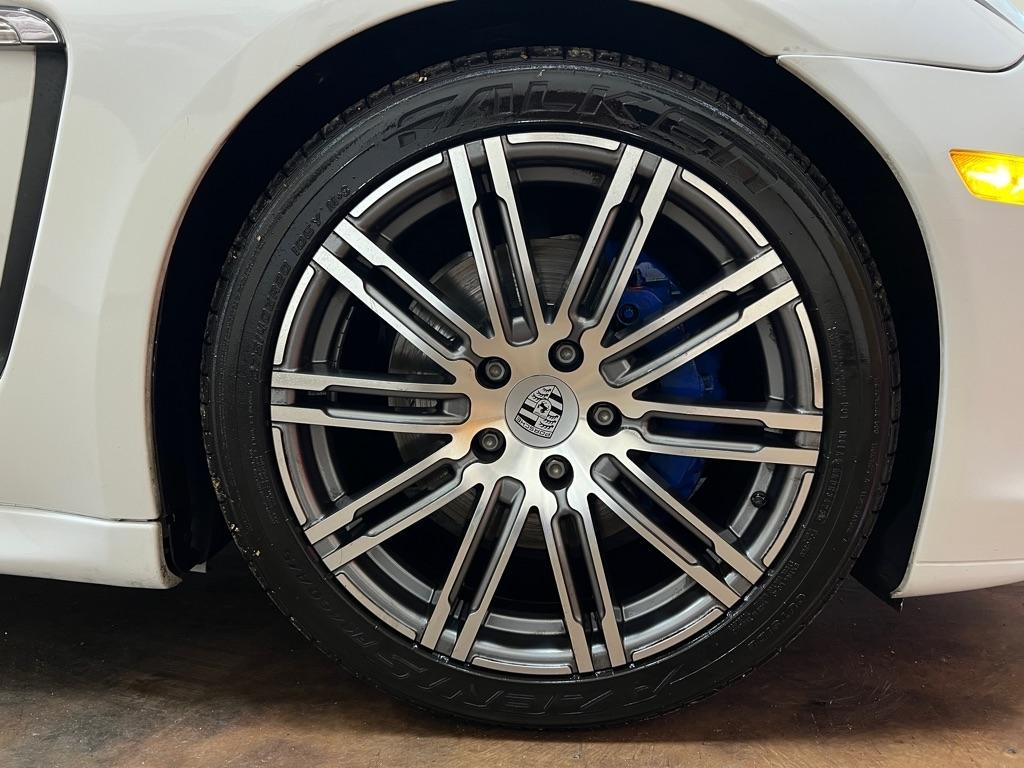 Porsche Panamera 4dr HB 2013
