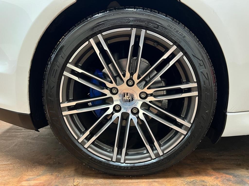 Porsche Panamera 4dr HB 2013