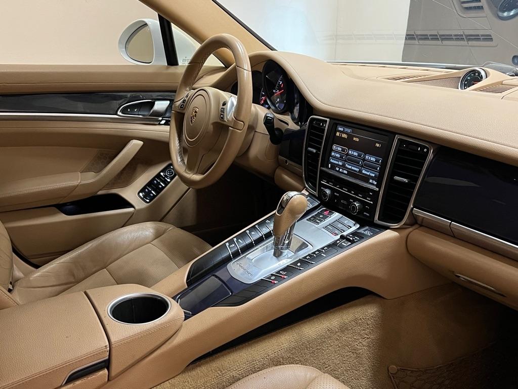 Porsche Panamera 4dr HB 2013