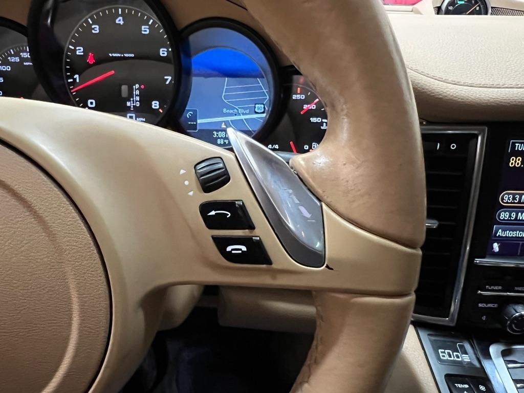 Porsche Panamera 4dr HB 2013
