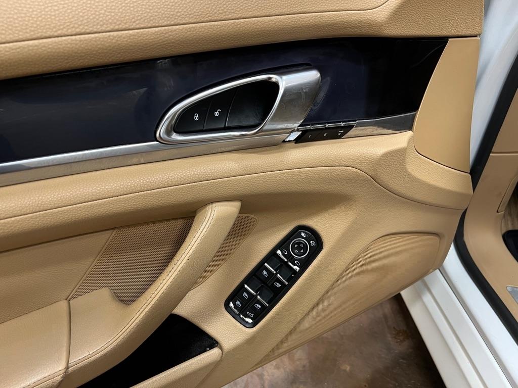 Porsche Panamera 4dr HB 2013