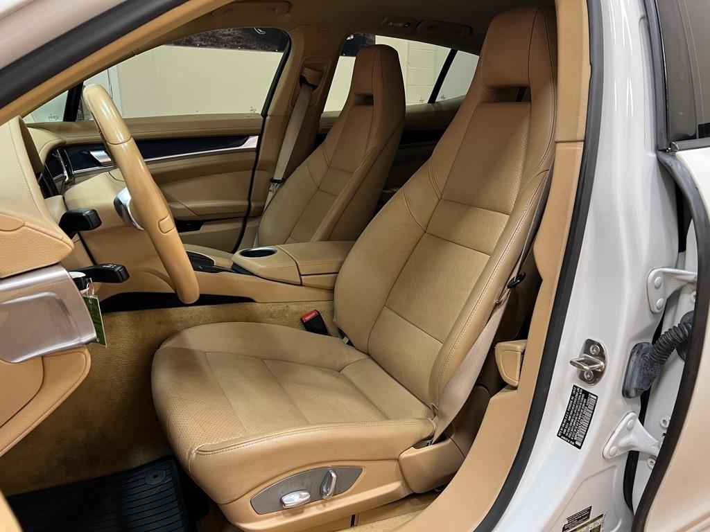 Porsche Panamera 4dr HB 2013