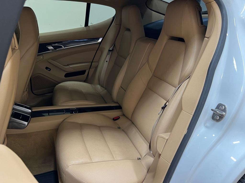 Porsche Panamera 4dr HB 2013
