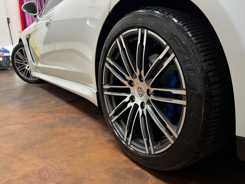 Porsche Panamera 4dr HB 2013