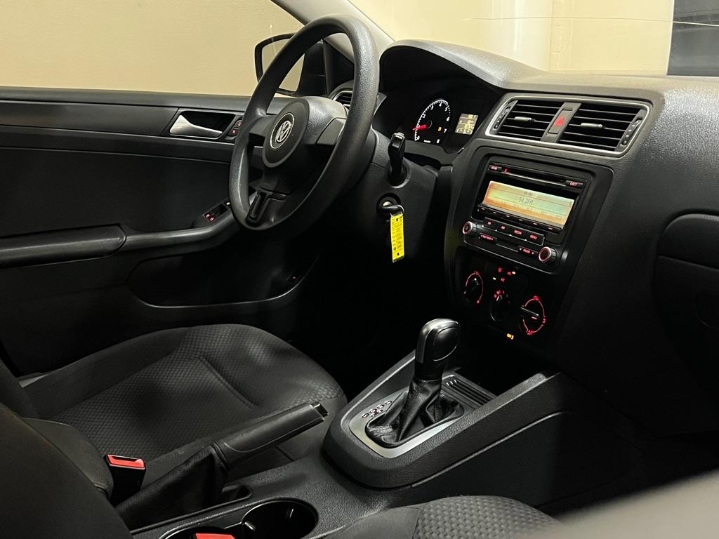 Volkswagen Jetta Sedan 4dr Auto S 2014