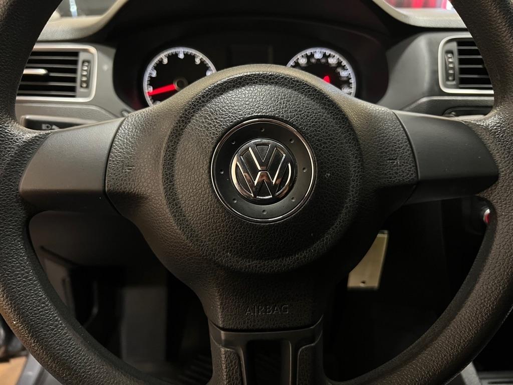 Volkswagen Jetta Sedan 4dr Auto S 2014