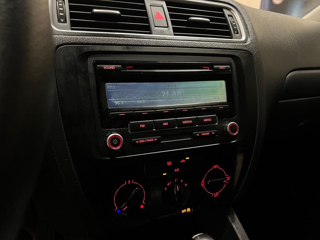 Volkswagen Jetta Sedan 4dr Auto S 2014