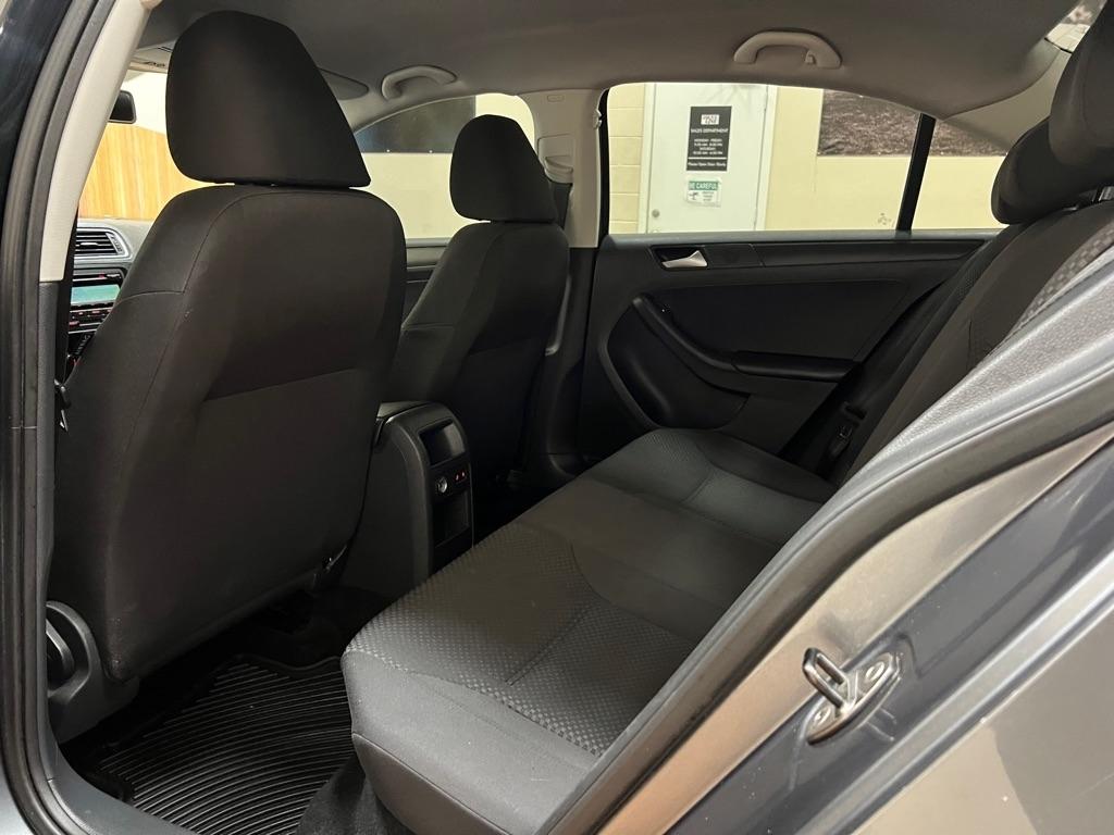 Volkswagen Jetta Sedan 4dr Auto S 2014