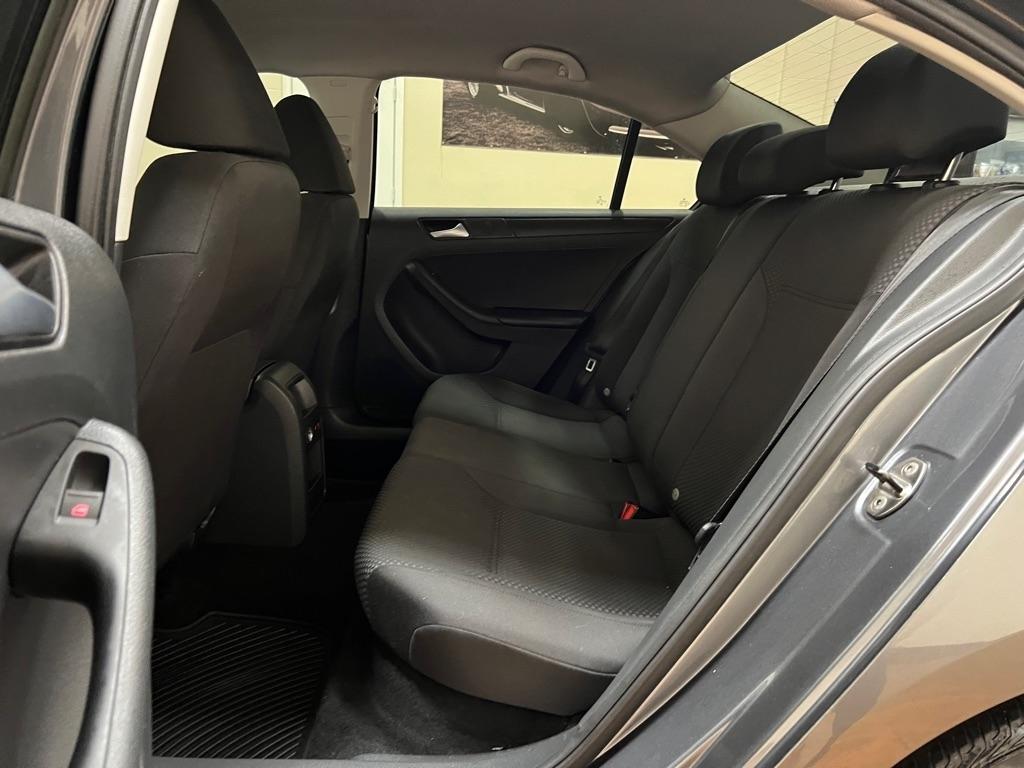 Volkswagen Jetta Sedan 4dr Auto S 2014