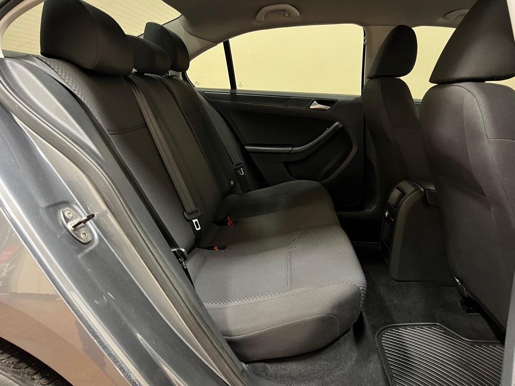 Volkswagen Jetta Sedan 4dr Auto S 2014