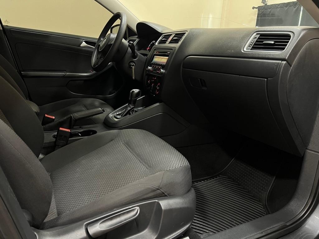 Volkswagen Jetta Sedan 4dr Auto S 2014