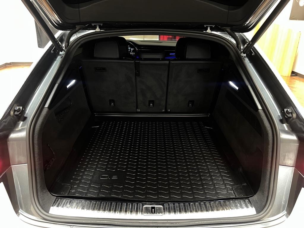 Audi Q8 Premium Plus 55 TFSI quattro 2021