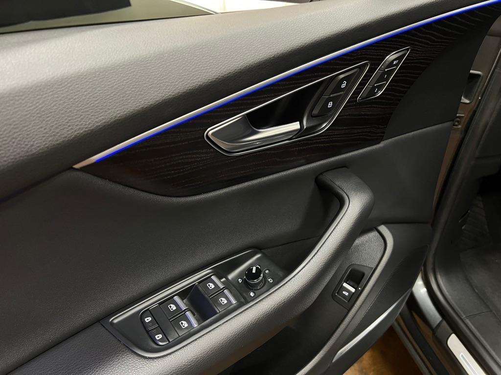 Audi Q8 Premium Plus 55 TFSI quattro 2021