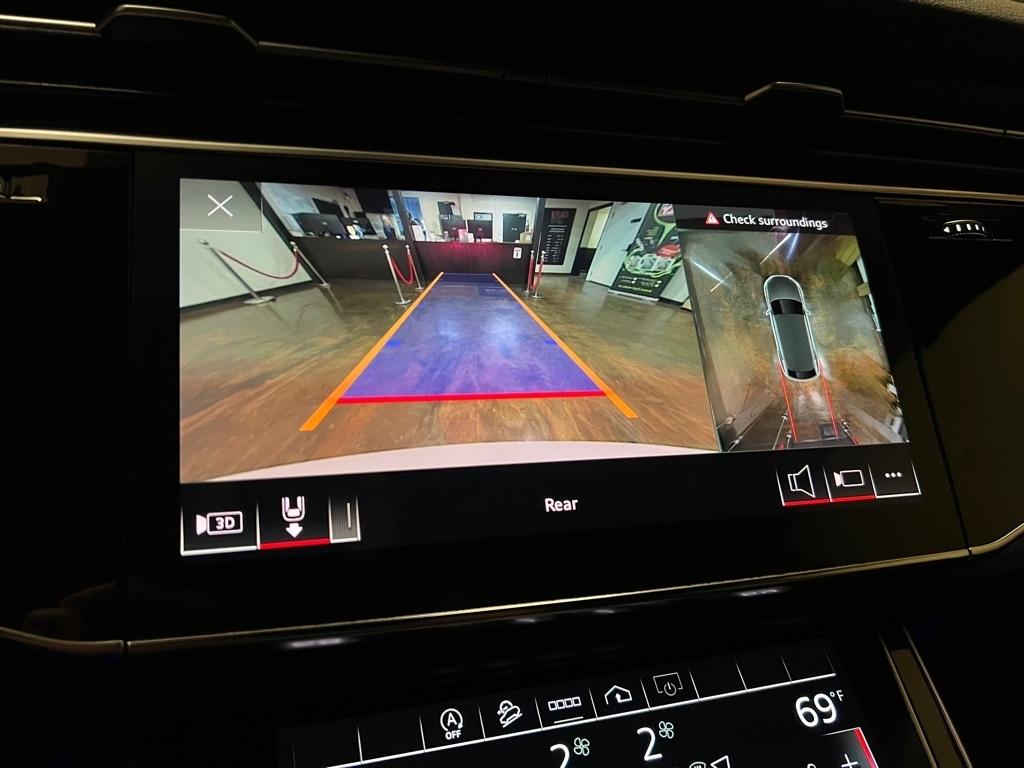 Audi Q8 Premium Plus 55 TFSI quattro 2021