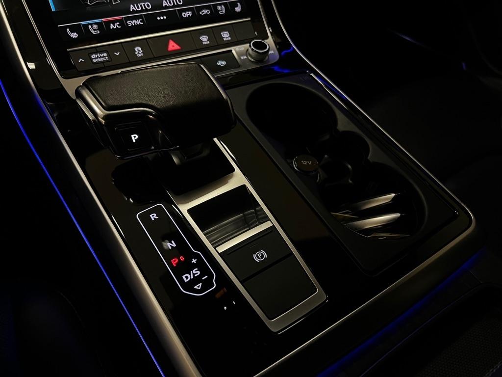 Audi Q8 Premium Plus 55 TFSI quattro 2021