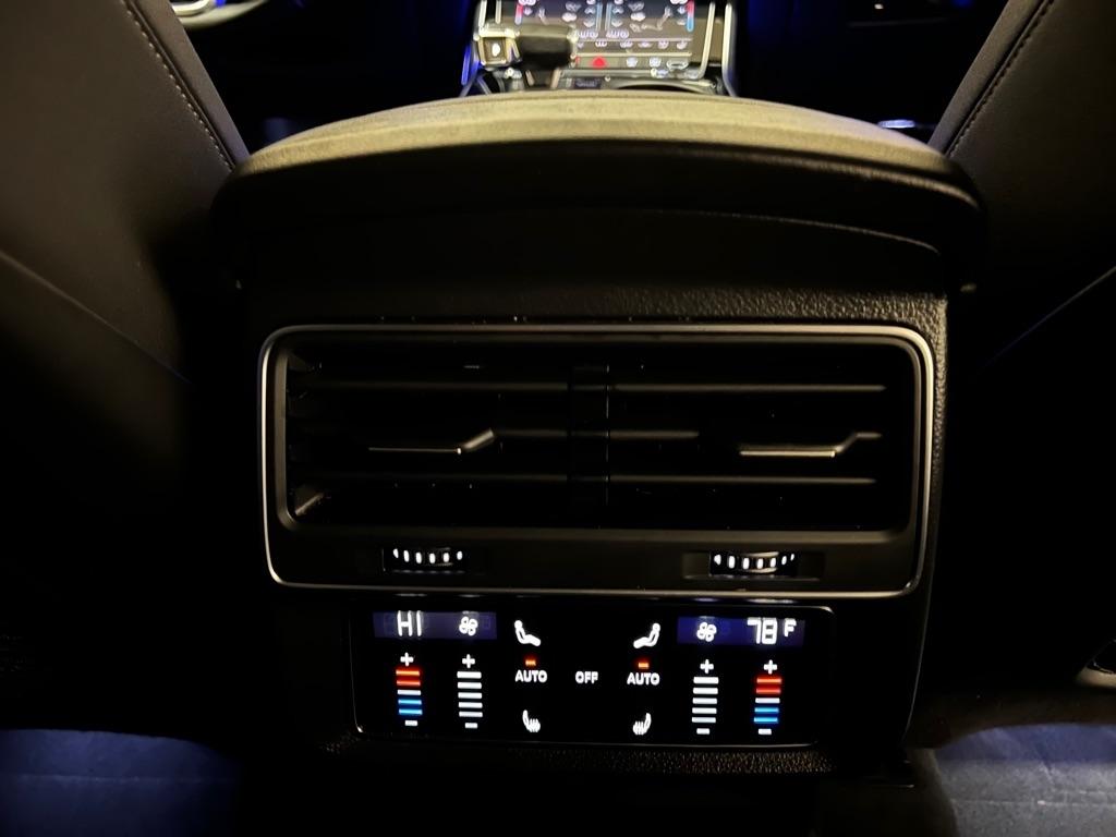 Audi Q8 Premium Plus 55 TFSI quattro 2021