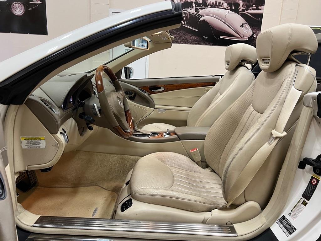 Mercedes-Benz SL-Class 2dr Roadster 5.5L V8 2009