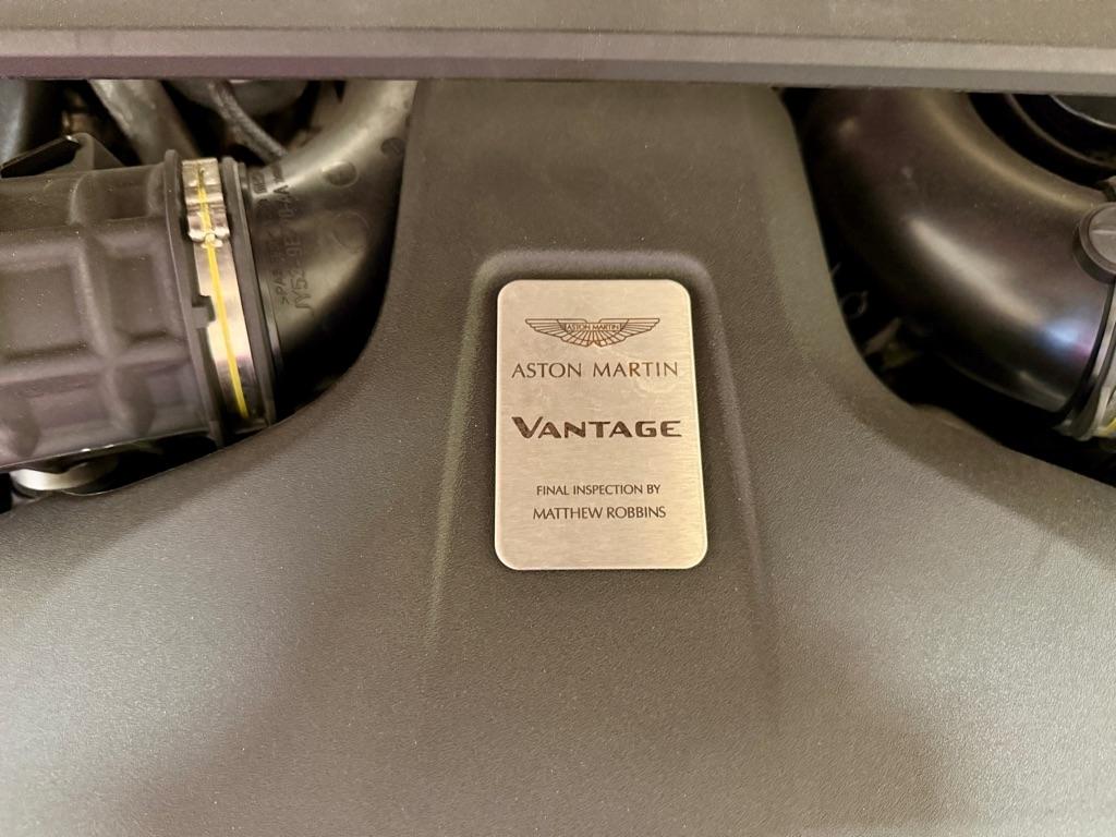 Aston Martin Vantage Roadster 2021