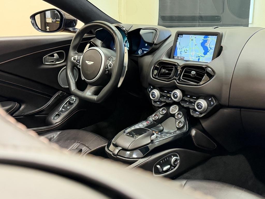 Aston Martin Vantage Roadster 2021