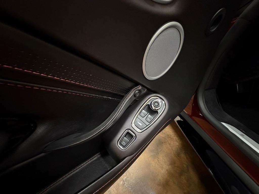 Aston Martin Vantage Roadster 2021