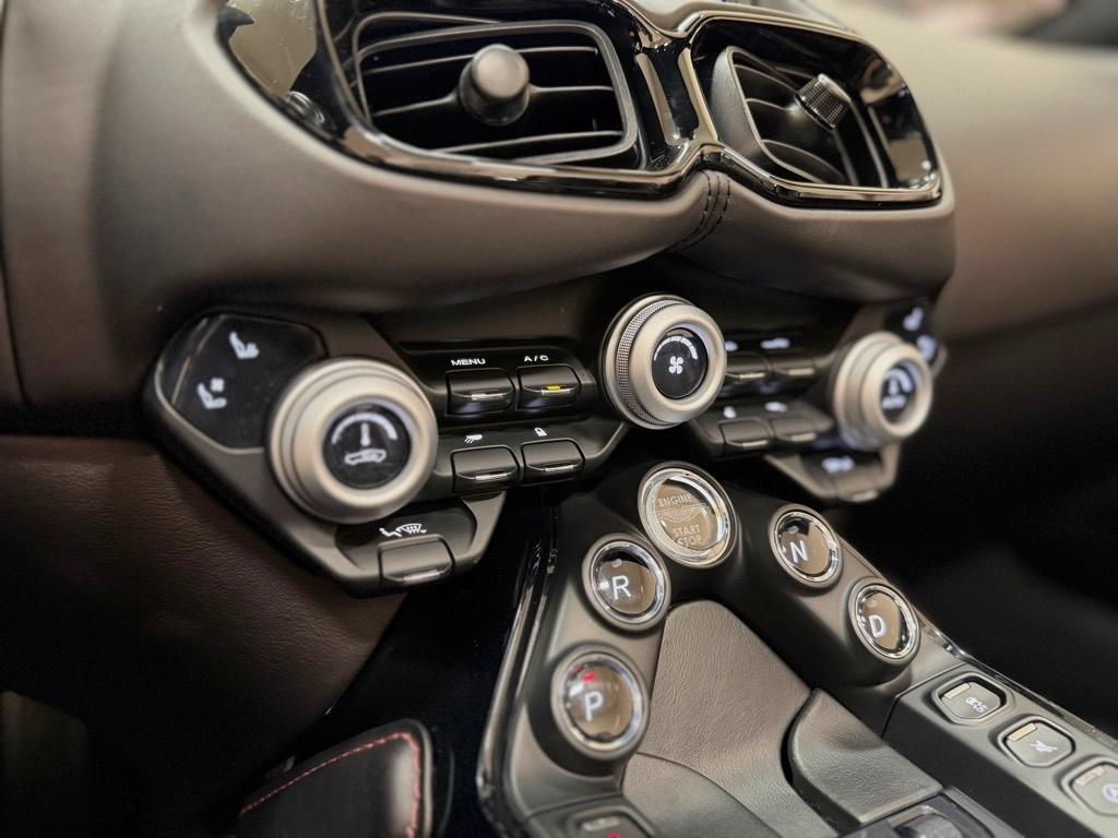 Aston Martin Vantage Roadster 2021