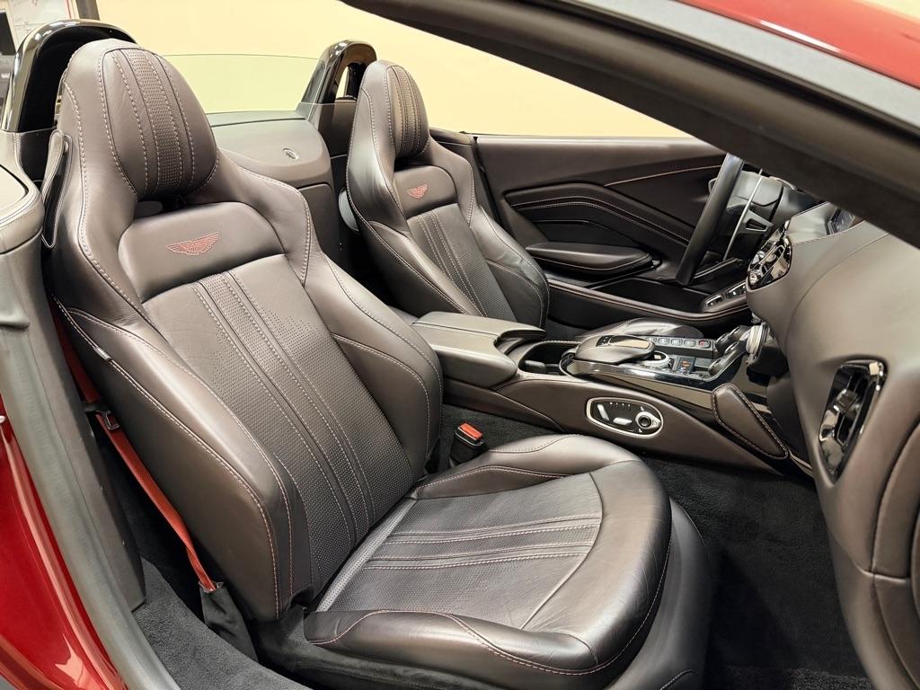 Aston Martin Vantage Roadster 2021