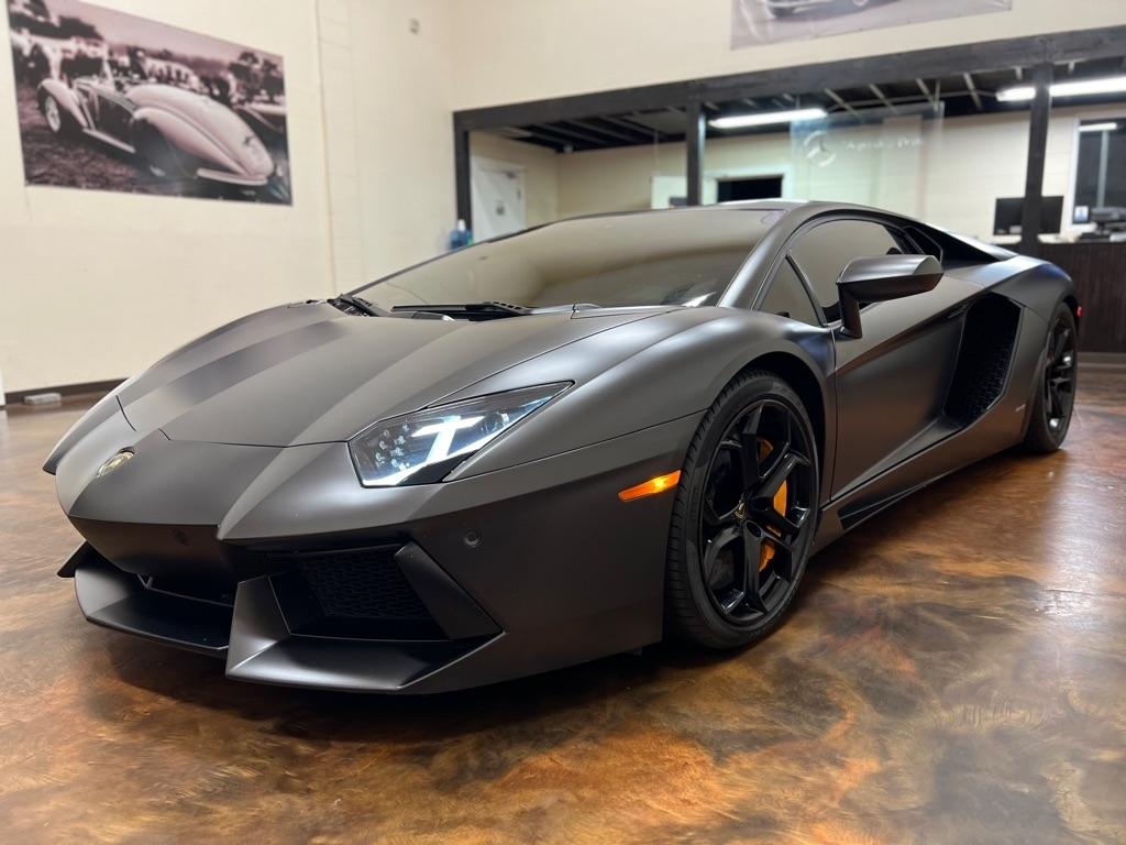 Lamborghini Aventador 2dr Cpe 2012