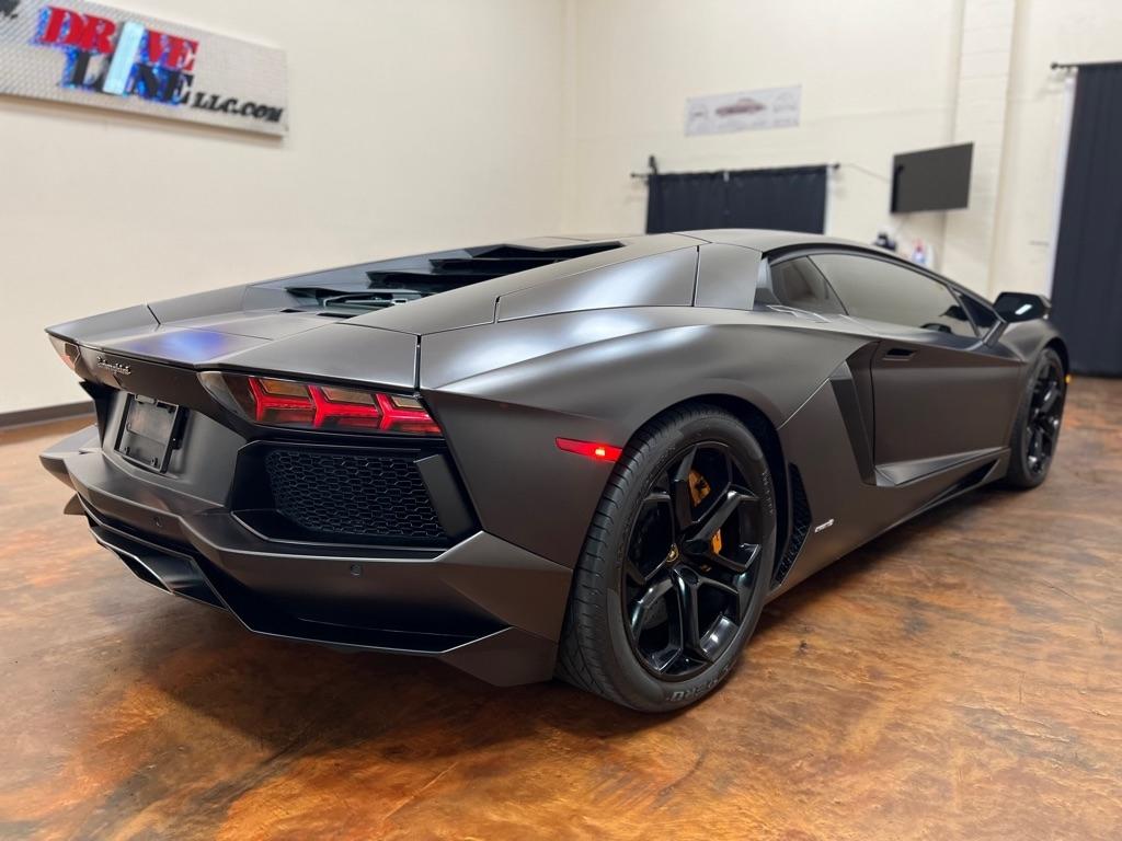 Lamborghini Aventador 2dr Cpe 2012