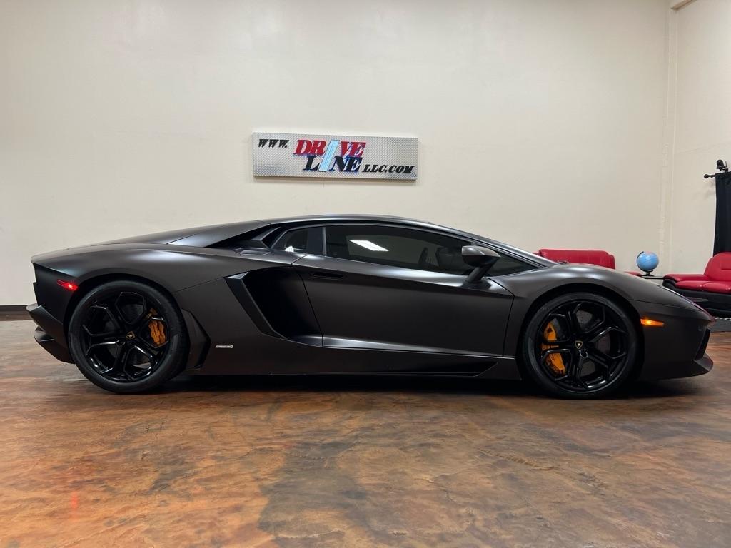 Lamborghini Aventador 2dr Cpe 2012