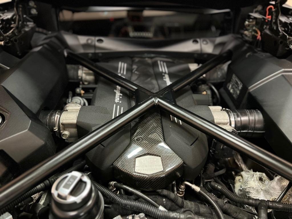 Lamborghini Aventador 2dr Cpe 2012